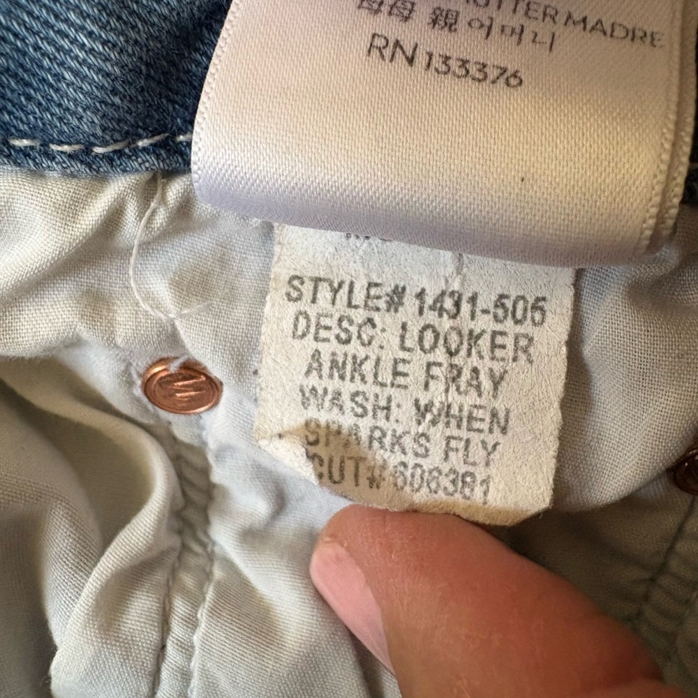 MOTHER Looker Jean Ankle Fray in Wash When Sparks Fly - Picture 8 of 9